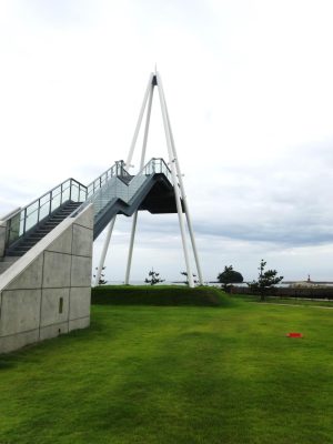 展望台があります。遠くまでよい景色が見られますね。