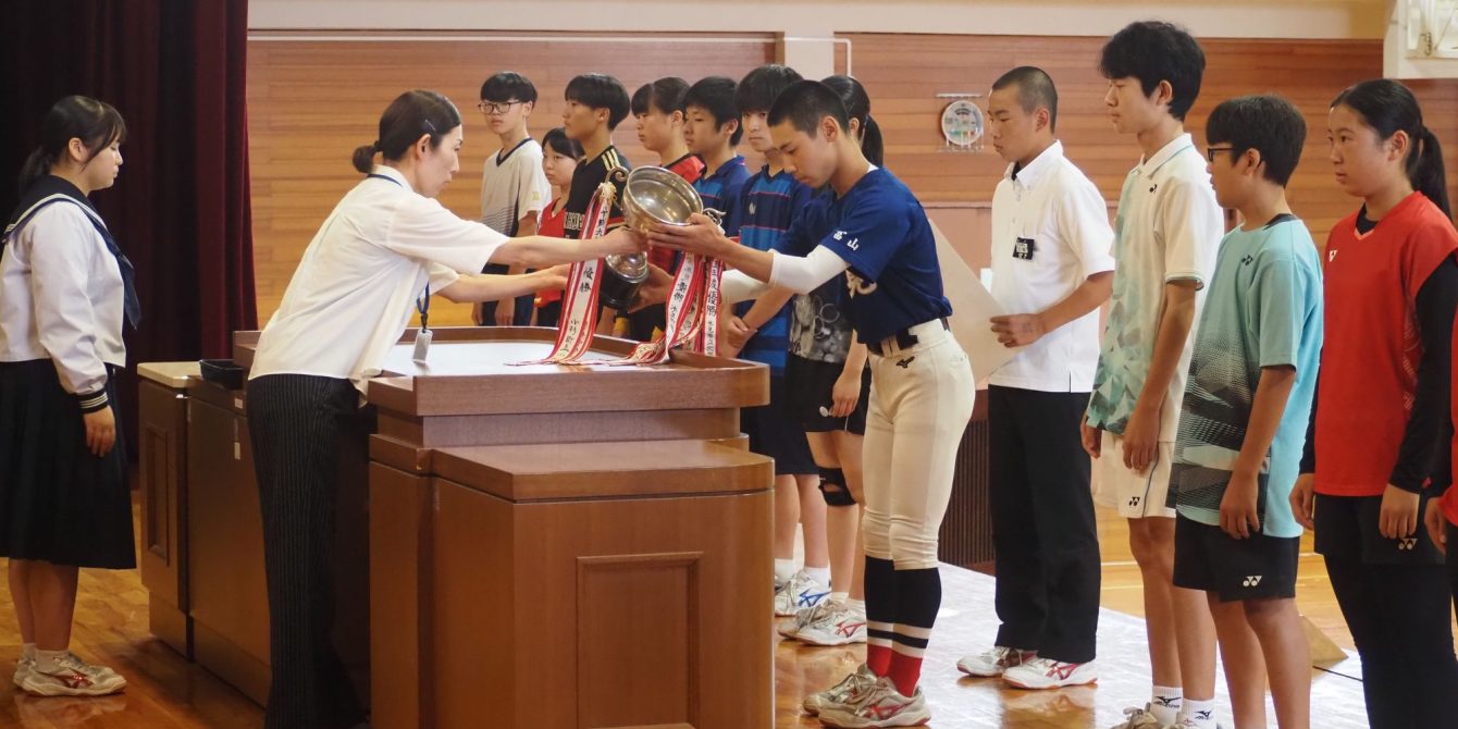 氷見市立北部中学校