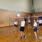 体育科　５・６年生　ソフトバレー