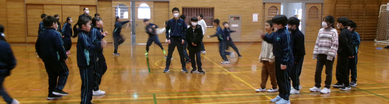 氷見市立湖南小学校