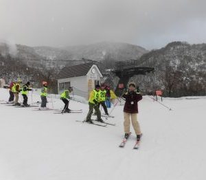 6年生スキー学習　IOX-AROSAスキー場