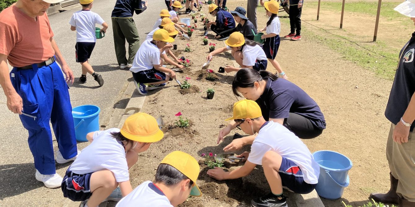 氷見市立灘浦小学校